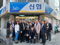 The Oregon delegation with Korean credit union colleagues in Busan, South Korea